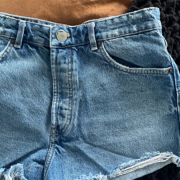 Zara Denim Shorts - Picture 2 of 6